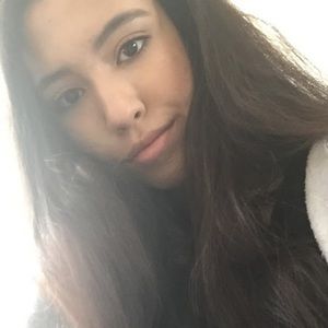 Meet your Posher, Daira